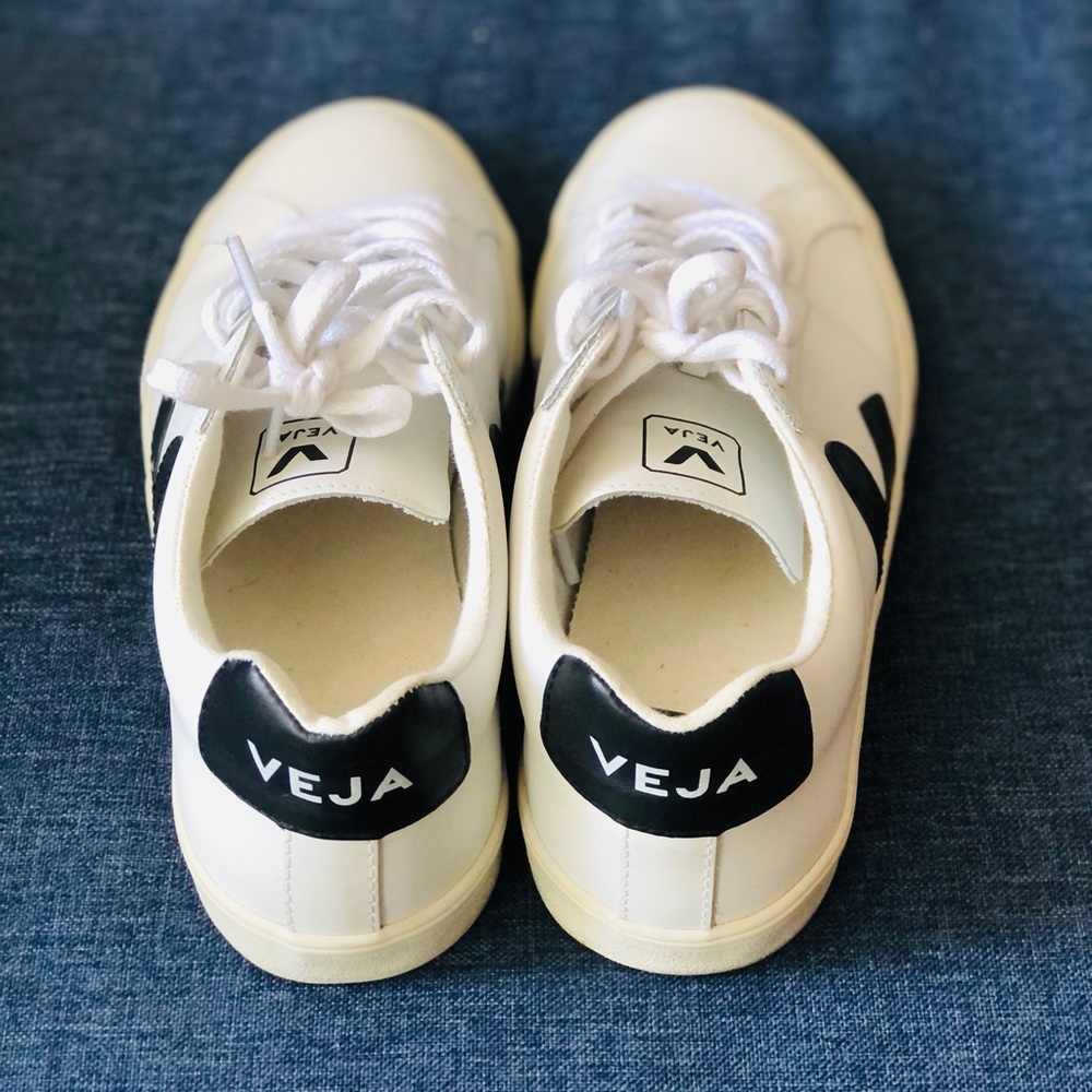 Veja Esplar Low-Top Sneakers